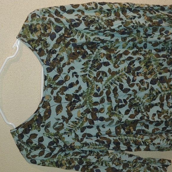 J.Jill Leaf Design Top with Button Detailing Down Back 3/4 Sleeve Earthy M - Picture 2 of 8